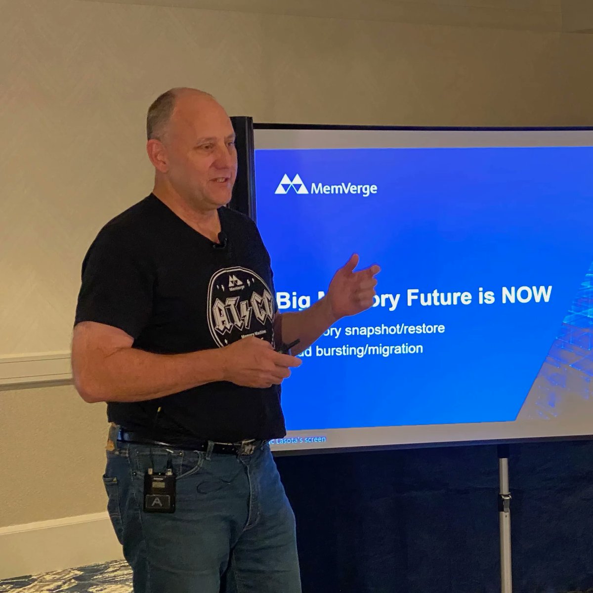 TechFieldDay's tweet image. Thank you Eric and @MemVerge for presenting at Cloud Field Day and announcing Big Cloud Memory. #CFD12 #BigCloudMemory tfd.bz/3mxjM7E