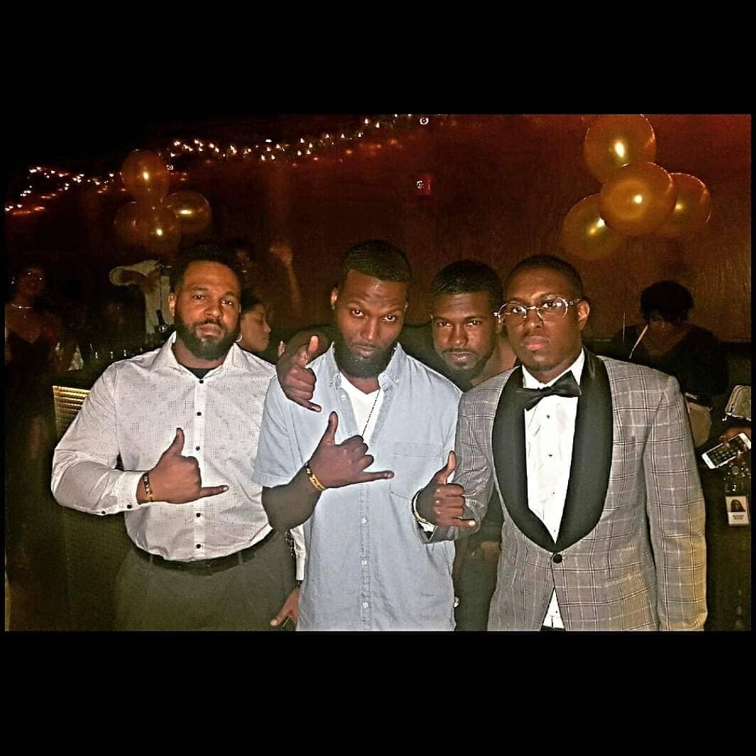 DaBoyCurt_06's tweet photo. 5 years in &amp; a lifetime to go!! Happy 5 year Alphaversary to my LB's and I!!! 🤙🏾🤙🏾🤙🏾 E.E.O.R. #FA16 https://t.co/uhq0MwNDum