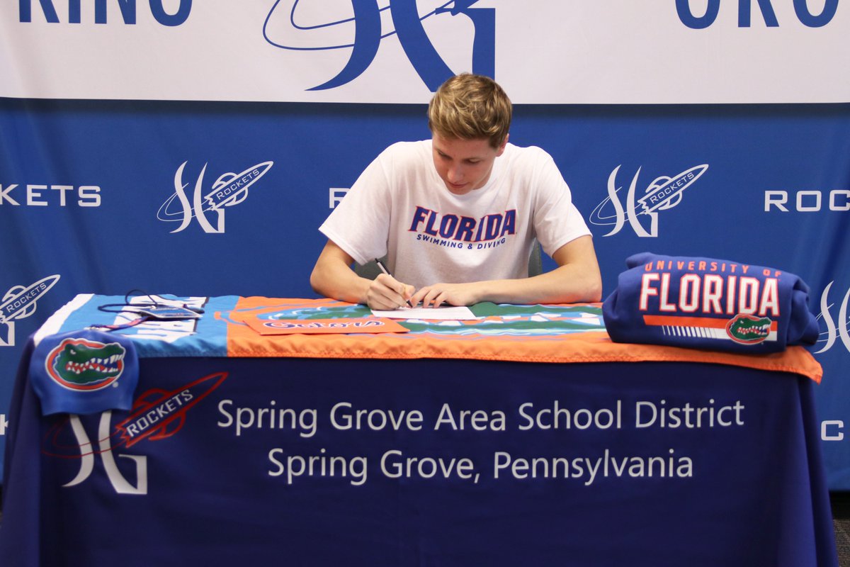 SGASD_Athletics's tweet image. Congratulations to Daniel Gordon for signing to continue his Swim career with @GatorsSwimDv !!!!

#RocketPride