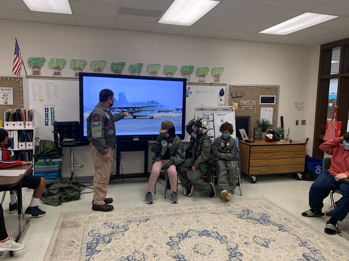 MsDonegan1's tweet photo. About to take flight with Admiral Donegan; celebrating and appreciating the Navy and all of the U.S Armed Forces for a belated Veterans Day activity! #pilotsintraining @BallsBluffLCPS @MsDeHaven2 https://t.co/yZhQAoRIv2