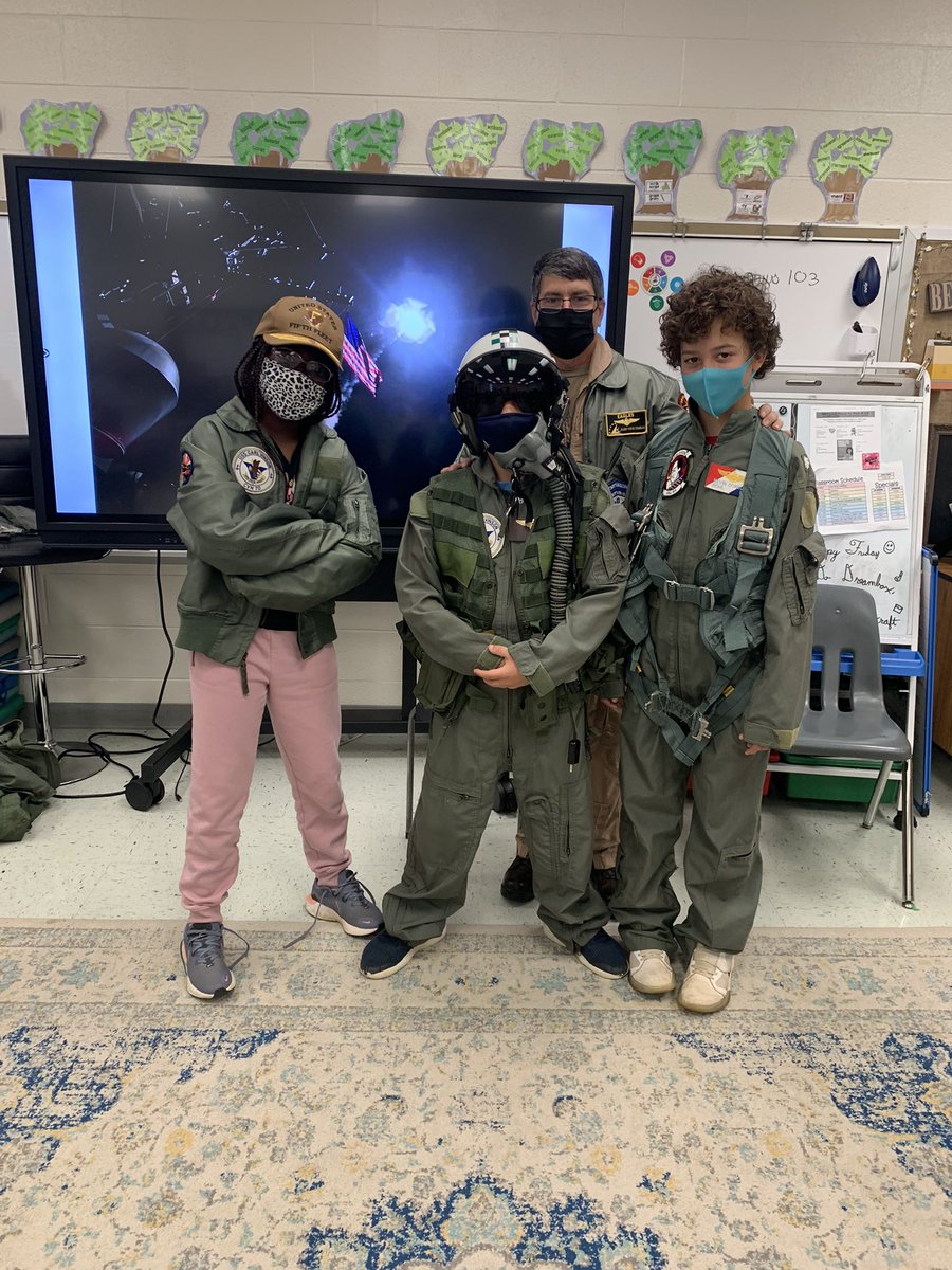 MsDonegan1's tweet photo. About to take flight with Admiral Donegan; celebrating and appreciating the Navy and all of the U.S Armed Forces for a belated Veterans Day activity! #pilotsintraining @BallsBluffLCPS @MsDeHaven2 https://t.co/yZhQAoRIv2