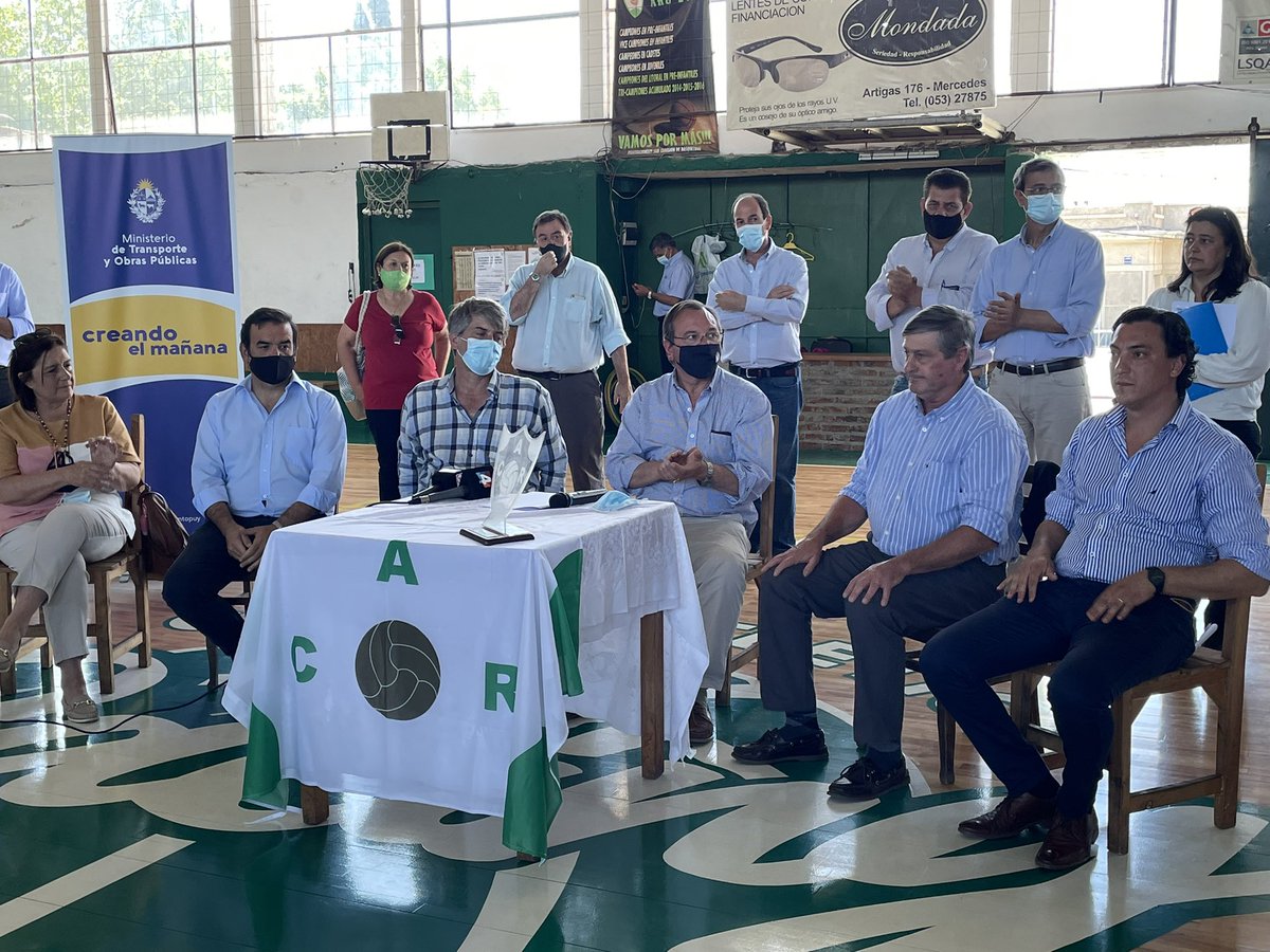 👦 Gracias a este Convenio, los alumnos de la Escuela Nro. 10 podrán hacer uso de las instalaciones de la institución deportiva. 

🤝 Participaron del evento junto al Ministro <a href="/JLFalero/">José Luis Falero</a>, el intendente del departamento <a href="/besozzi_guille/">Guillermo Besozzi</a>, autoridades nacionales y departamentales.