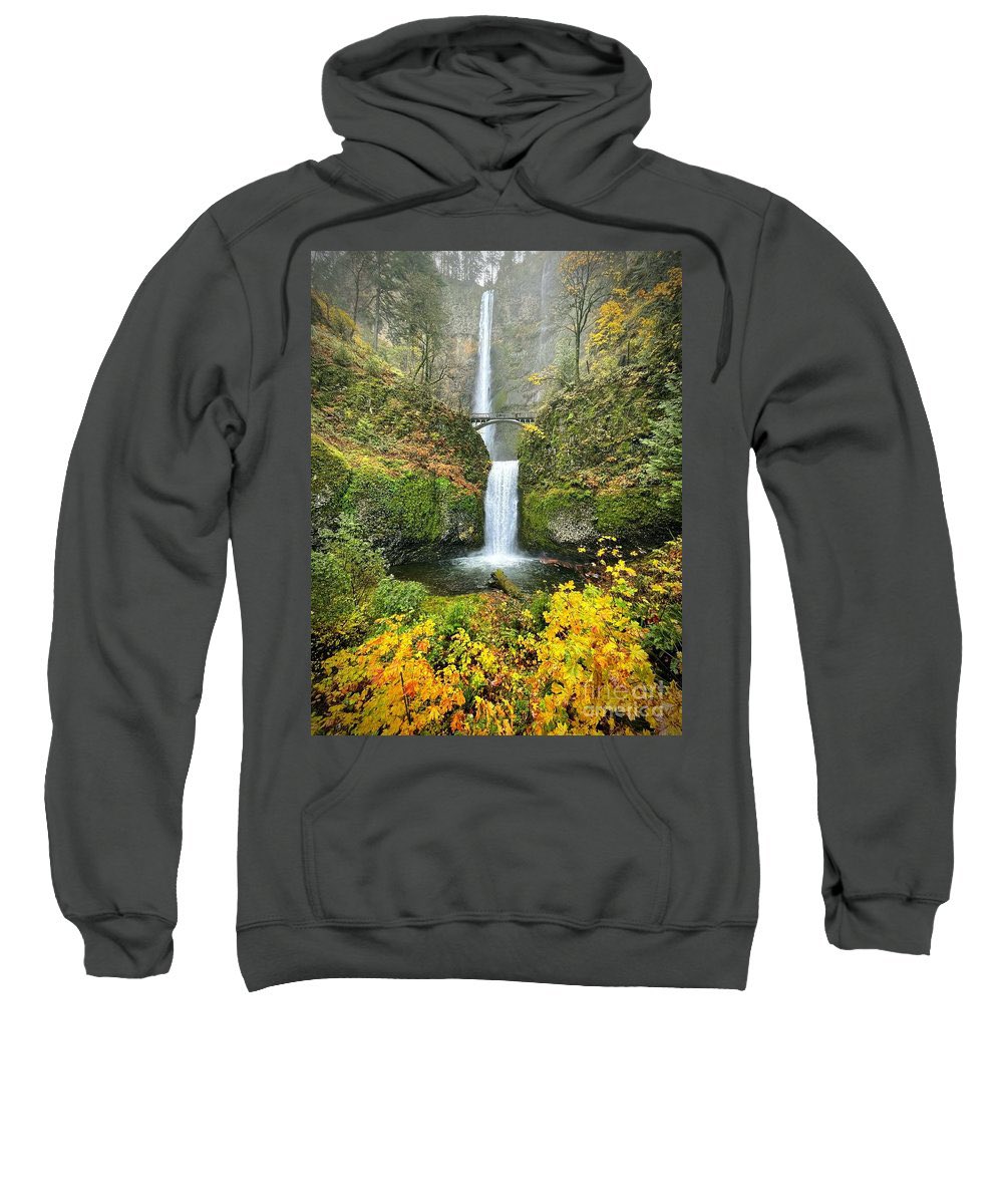 #multnomahfalls #sweatshirts #waterfalls #apparel #Oregon #NaturePhotography #pacificnorthwest