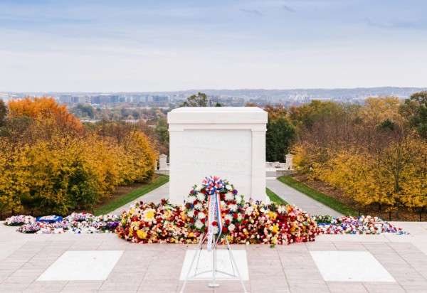 iava's tweet photo. 4/4 This year, #IAVA was the last organization of many to present a wreath at the Tomb of the Unknown Soldier in @ArlingtonNatl, and it remained during the first changing of the guard following the official ceremony. #VeteransDay2021 #SAVMarch https://t.co/hpVqYBndzC