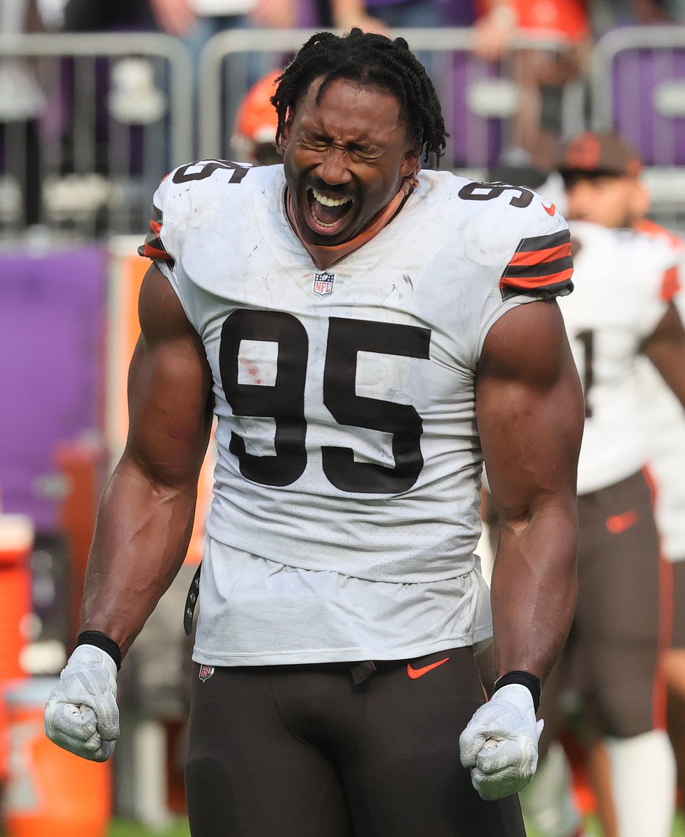 MoreForYou_CLE's tweet photo. #Browns DE Myles Garrett is having a season to remember:

-1st in Sacks (12.0)
-1st in Pass Rush Pressure Rate(11.9%)
-1st in QB hits (23)
-T2 in QB Knockdowns (10)
-1st in Pass Rush Win Rate (29%)
-T1 in TFL (12)
-T2 QB Pressures (48) https://t.co/dKXkx7ORbV