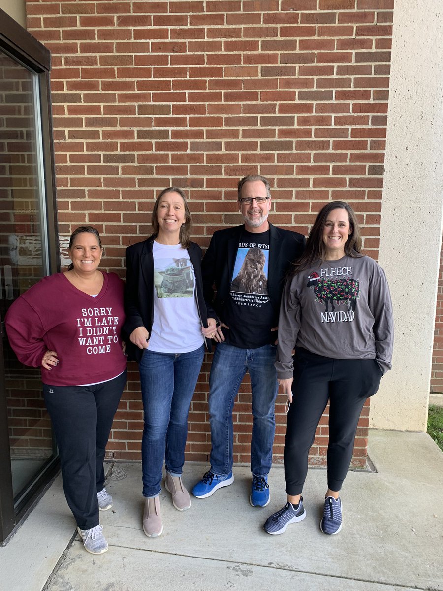 WKU_KRS's tweet photo. It’s Friday, and you know what that means…#funtshirtfriday! All of us in @WKU_KRS hope everyone has a GREAT weekend! @WKUSPM @WKU_RSA @CHHS_WKU @WKUEXS @RecMajorWKU @wku https://t.co/EpSJFOcJIb