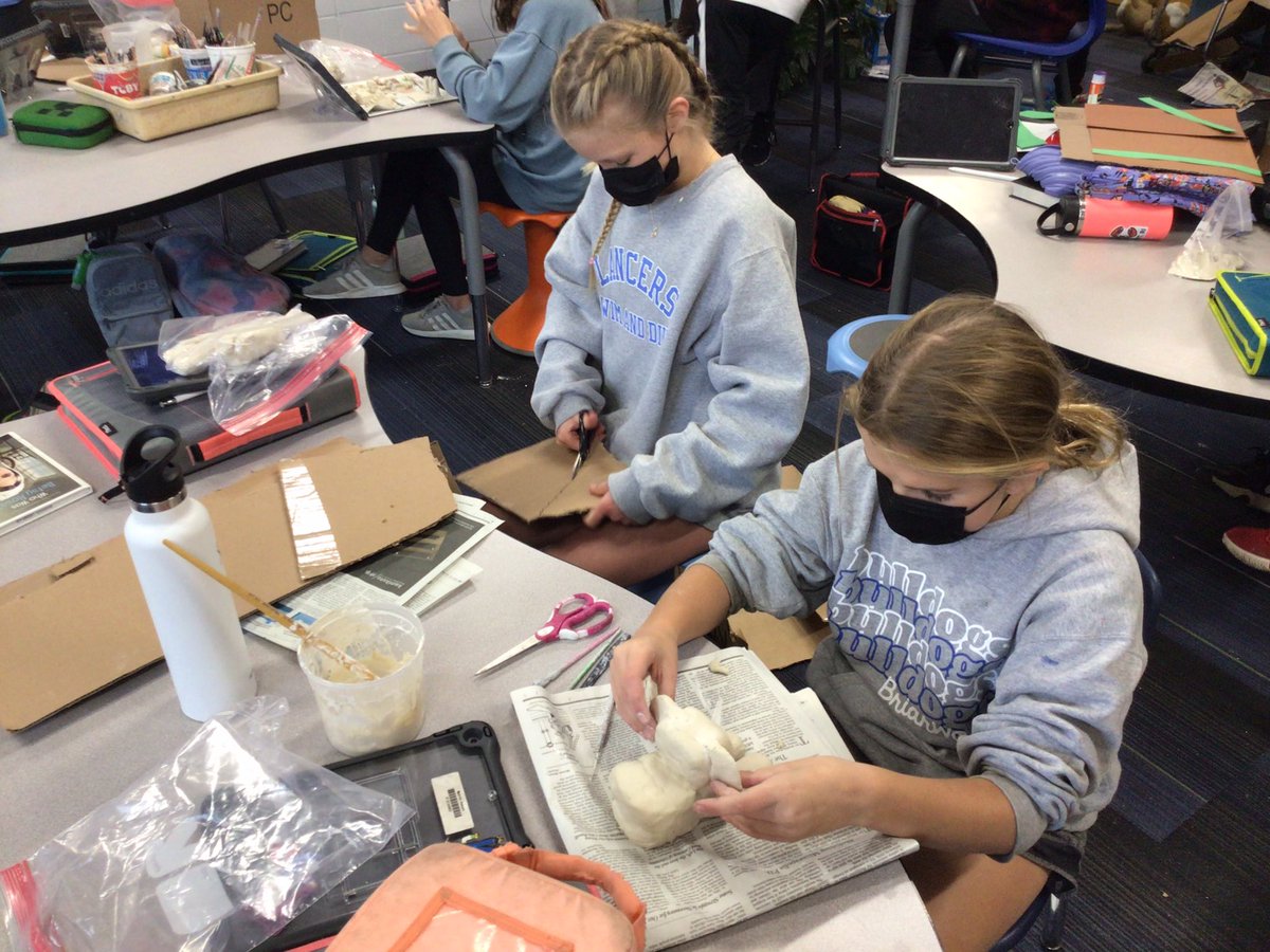 Switzer6th's tweet photo. Researching, writing, &amp; designing for our Ancient Egypt Museum Exhibit! @BriarwoodElem @Bulldogs512 @conmo1 @Mullins6thGrade https://t.co/E617heqZhL