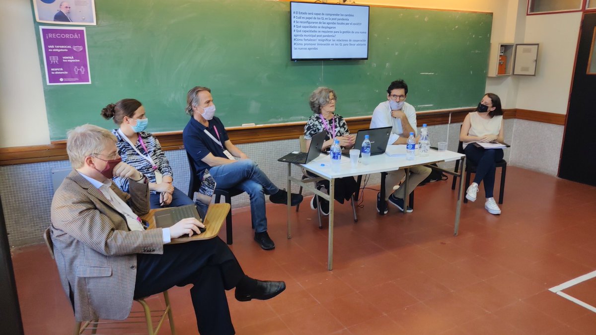 En #SAAPconDEMOCRACIA <a href="/patricianari/">patricia nari</a> presenta avances PISAC 2020 Capacidades Municipales postpandemia. <a href="/polilabunr/">PoliLab UNR</a>