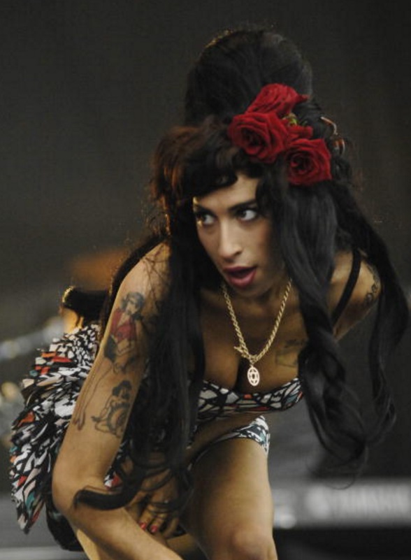 BoredWeb3's tweet photo. Amy Winehouse by Mark Holloway. https://t.co/gANm6foVVo