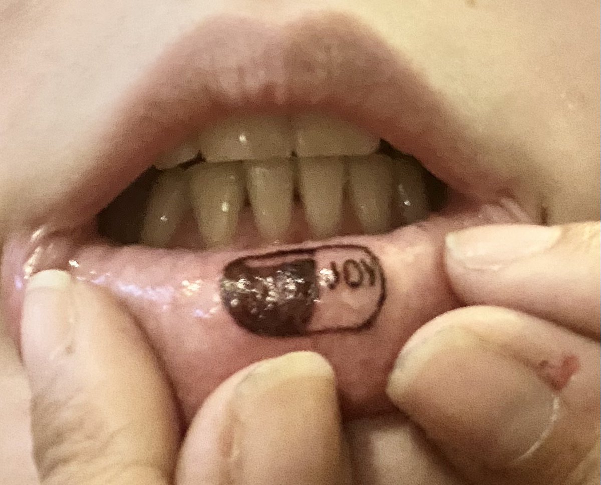 YareYareDawaaa's tweet photo. tattoos du jour 🥰 merci a @jumotattoos pour son travail je suis tro heureuse aaaaaaaah https://t.co/I4Fhofvr6k