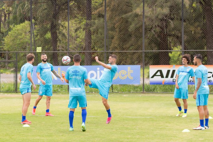 Clima descontraído no Avaí antes deste duelo decisivo diante do Guarani. Foto: André Palma Ribeiro/ @AvaiFC