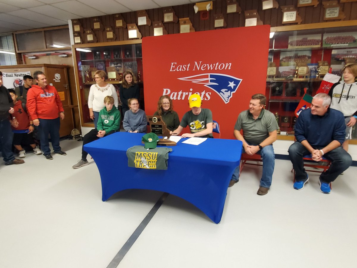Kelton Sorrell signs to run for MSSU!
Congrats Kelton!
#LetsRoar