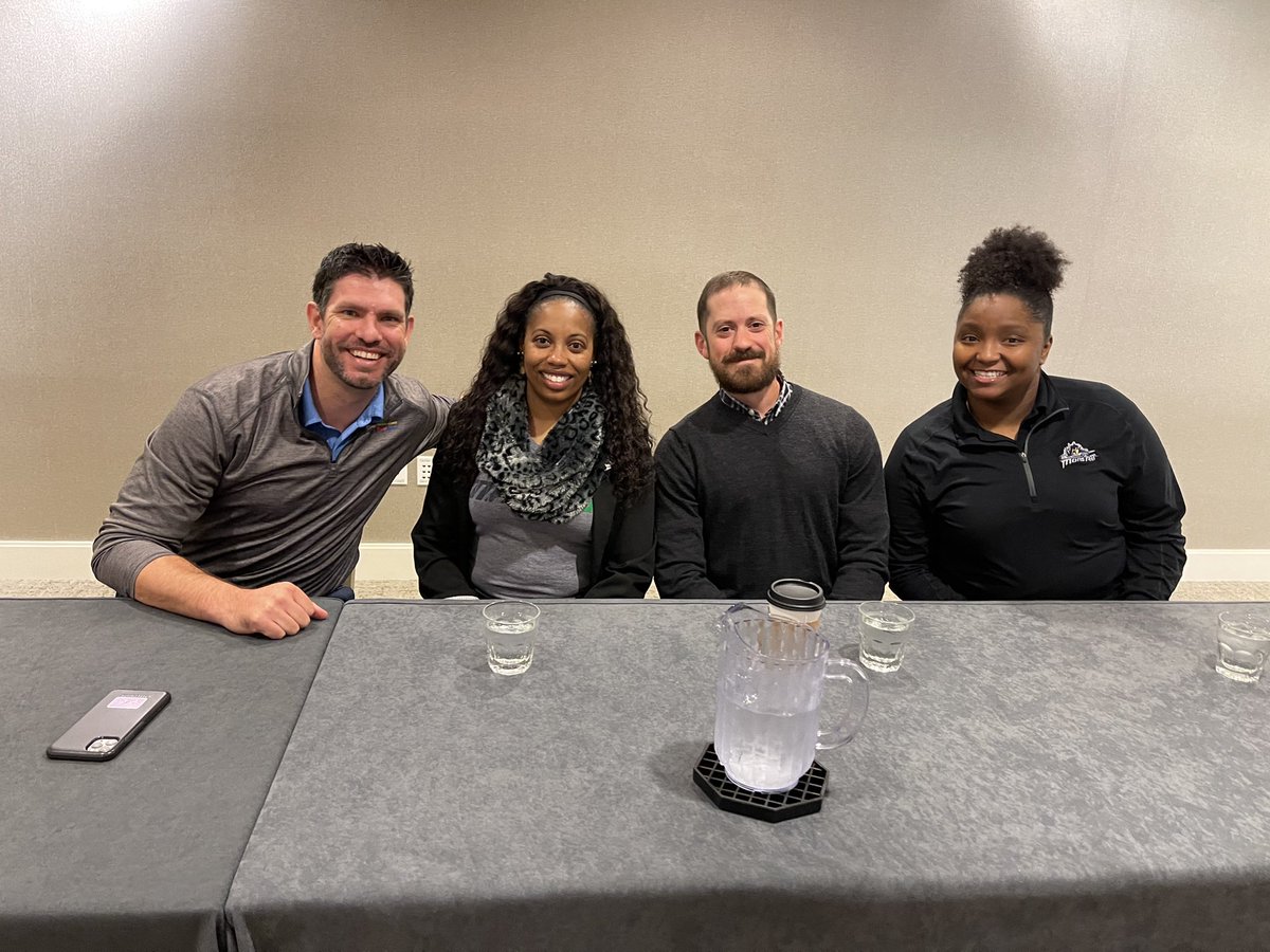 Had a chance to pay it forward this morning by speaking to sport management students from my alma mater, <a href="/NiagaraUniv/">Niagara University</a>!

Incredibly thankful for industry friends from <a href="/MACSports/">MACtion</a> <a href="/CLESports/">Greater Cleveland Sports Commission</a> and <a href="/monstershockey/">Cleveland Monsters</a> who joined me on the panel!

#LifeIsATeamSport #PayItForward