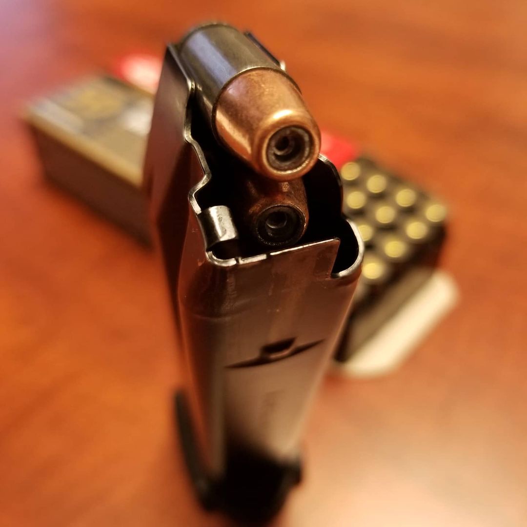 BarnauLAmmunit1's tweet photo. 9mm Hollow Point 145 grain.

From range to self-defense.  We have you covered.

#barnaulammunition #barnaulammo #barnaul #steelammo #9mm #hollowpoint #selfdefense #defensiveammo #ammosexual #ammo #ammunition #rangeammo #shooting #guns #edc #pewpew #shooting #guns #firearms https://t.co/fhIFkVSTTi