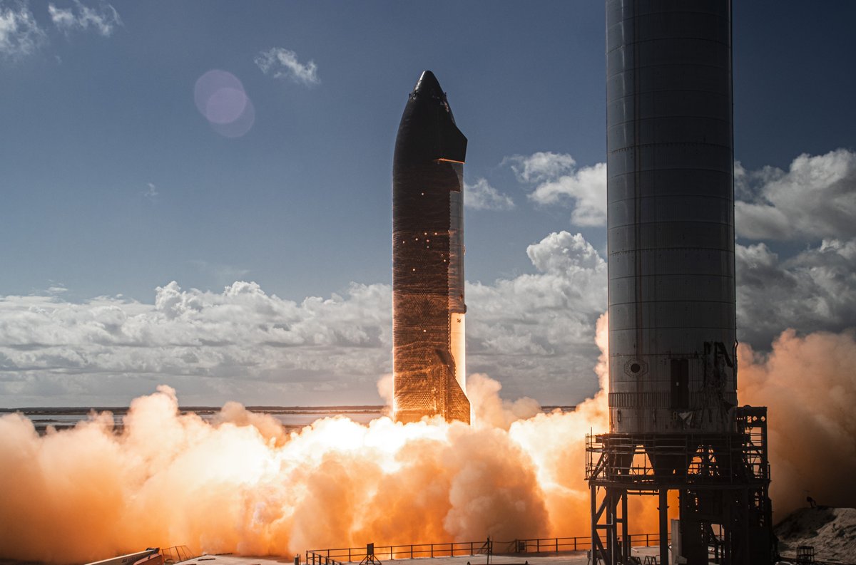 RT @SpaceX: First 6-engine static fire test of Starship https://t.co/Bq3uryxEnl