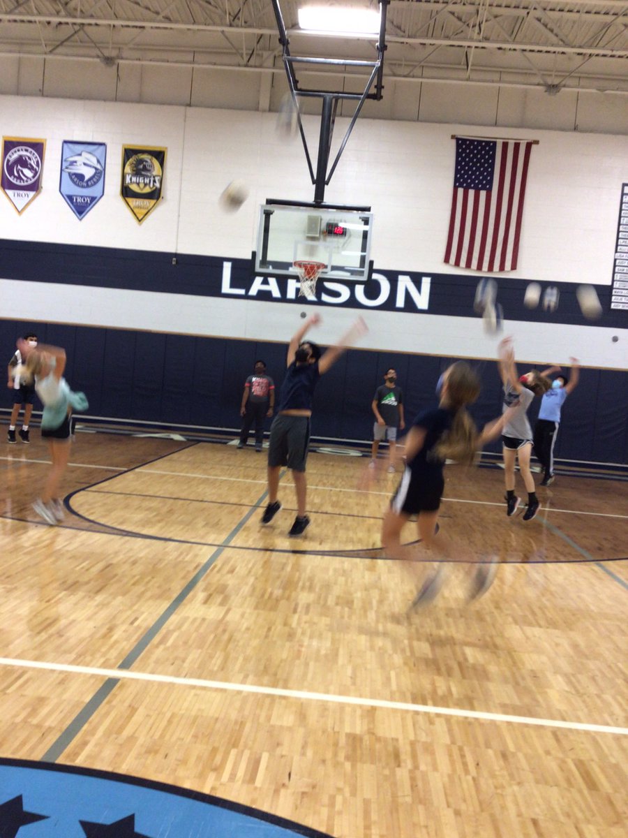 Mrs.Holtz tweet media