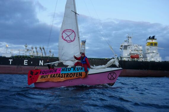 XR_Norge's tweet photo. EXTINCTION REBELLION PLANLEGGER FORSTYRRELSER AV OLJE- OG GASSINFRASTRUKTUR I NORGE !

#COP26 #Nomoreblabla https://t.co/XuA5D6d86L