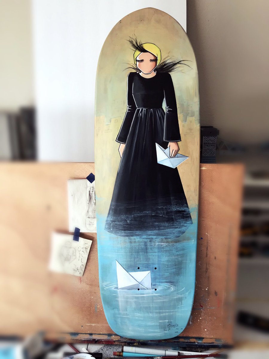 Painting on skateboard/ نقاشي روي اسكيت بورد