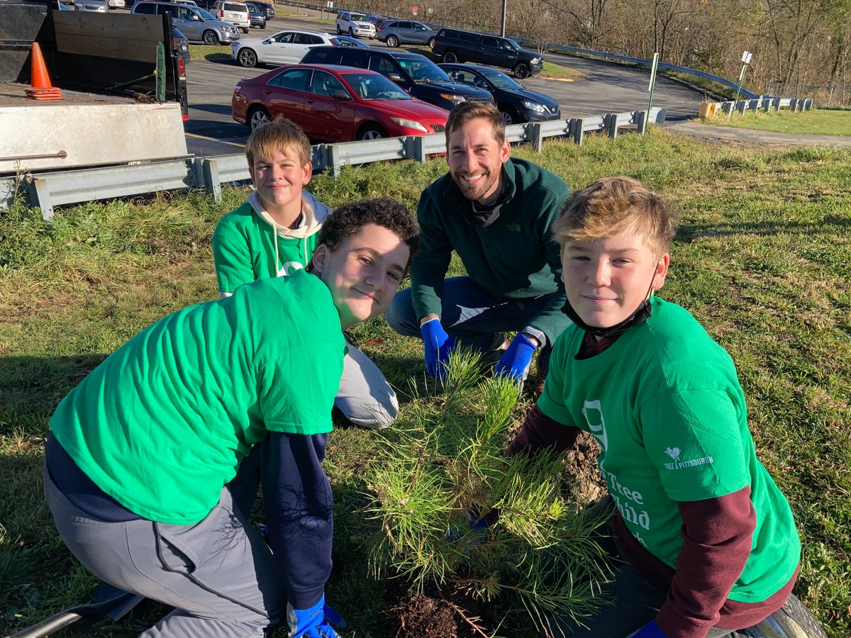 bpsdinfo's tweet photo. Earlier today, with the help of mentors from @TreePgh, students at Independence Middle School planted a variety of trees along the grassy area that sits between the school and the softball field. The project was part of Tree Pittsburgh's #OneTreePerChild program. https://t.co/Zqkxq98rvL