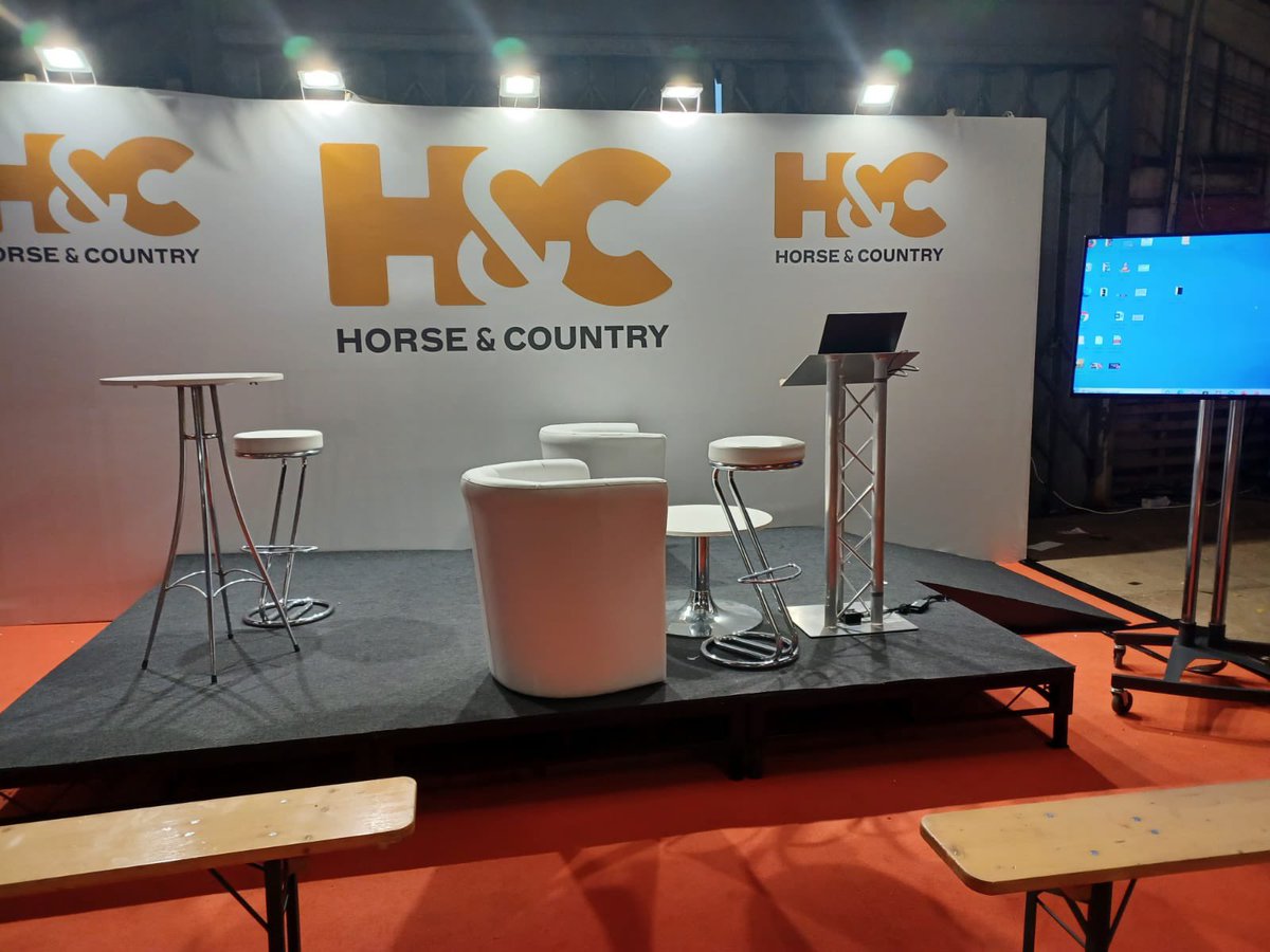 There's certainly no stalling this week for #Teamxav8, excited to open Your Horse Live <a href="/YourHorseLive/">Your Horse Live</a> in Stoneleigh Park #YHL2021 🐎 🐴
#events #exhibitions #shellscheme #horses #ponies