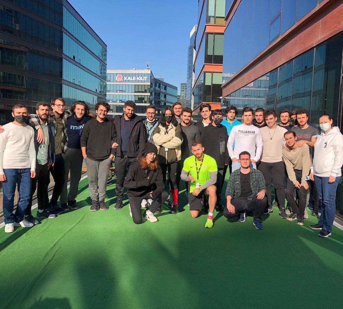 42inturkiye's tweet photo. Bugün @MACFitOfficial ile 2. havuz öğrencilerimize yorucu ama bir o kadar da eğlenceli spor etkinliği düzenledik😎
@MACFitOfficial’a ve @berkaykayatekin’e mini antrenman için teşekkür ederiz👏🏽🤗
#hello42 #42istanbul #macfit #sport #event #friday https://t.co/CYMNm9M9SK