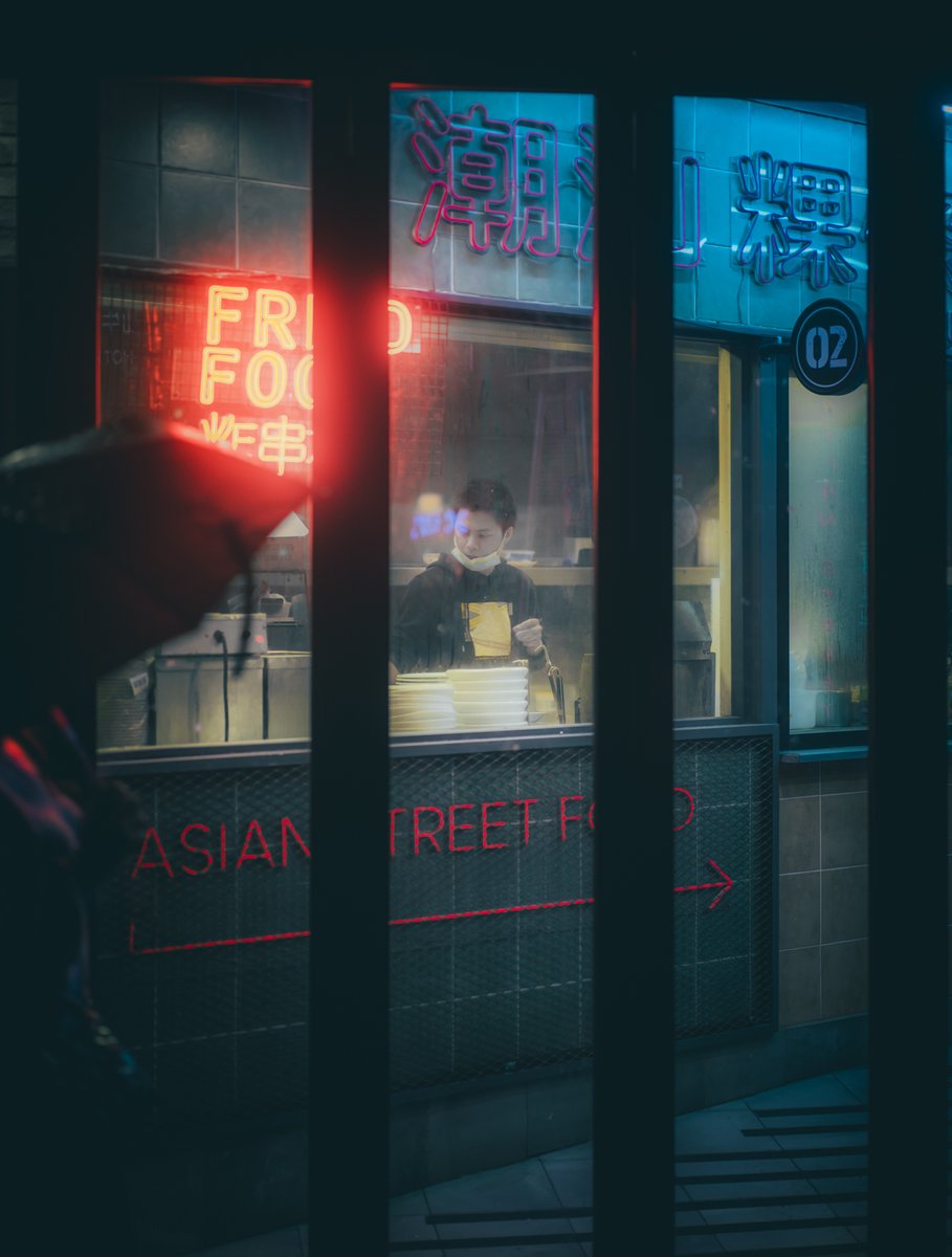 Fried food always tastes better
#streetphotography #NightPhotography