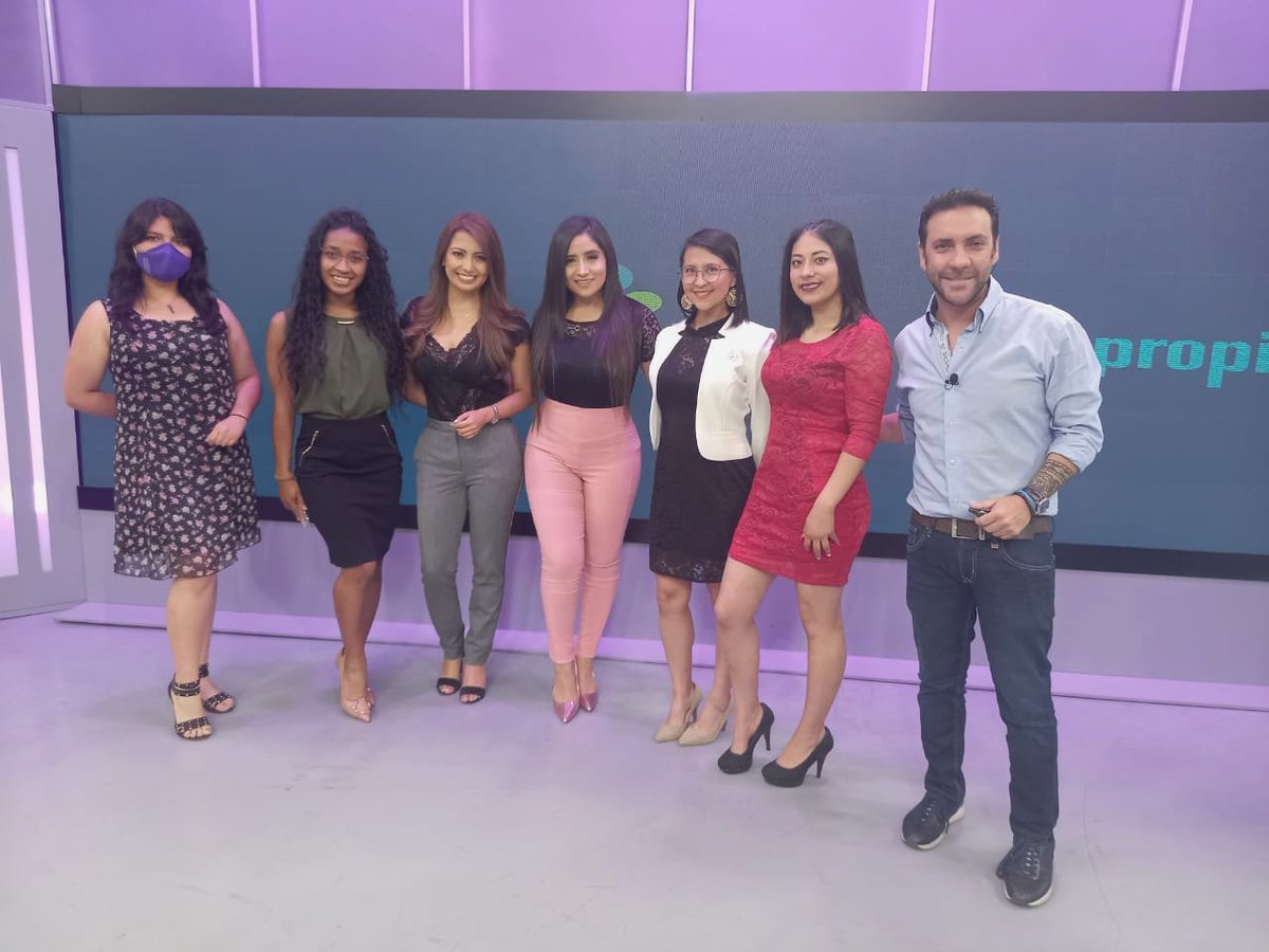 ckarinaecu's tweet photo. Hoy estuvimos en @EcuadorTV en el programa #MiPropioJefe junto a @arturobarriga y @AnaSuarezLicoa. ¡Gracias por el espacio! #Impactamos #ecuador #emprendedores #modaecuador #moda #quito #mujeresquito https://t.co/Tvoc0sUXue