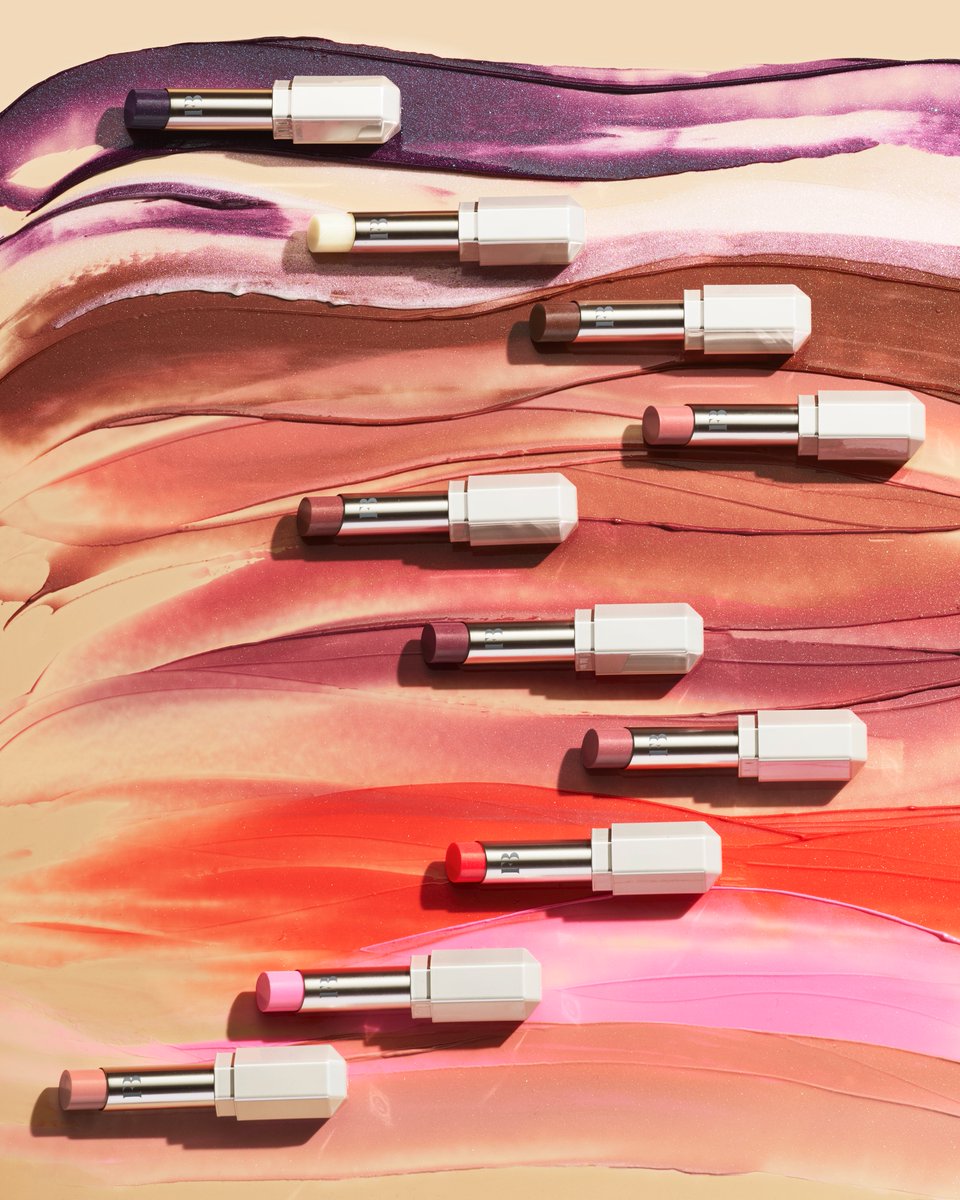 fentybeauty's tweet photo. It's #SINGLESDAY - Show out &amp; yourself sum luv with these XCLUSIVE savings for ya lip game 💋#SLIPSHINE for a comfy, sheer nourishing wash of color &amp; #STUNNALIPPAINT for a soft matte, long-wear moment! Cop these shades for $15! RN at https://t.co/oypHE2Mx4H ✨ https://t.co/BCsei17kFP