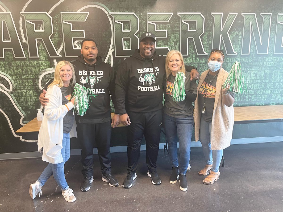 When the Superintendent of @RichardsonISD and her team show up to show your program #RISDPowerOfLove on game day. Good people make the environment better! @3jstone @IamBranum @poshmisty3 @CoachNine7 @BERKNERFOOTBALL #BuiltRamTough #EATT #GoldBallSzn