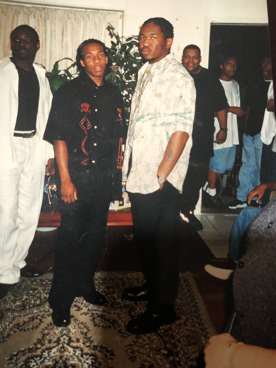 moneyhungryjefe's tweet photo. Before my man was in the chair @bigrecyard #riprah he at the door #rippep https://t.co/tpxujnXaWB