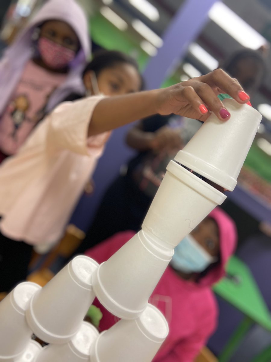 3D_GIRLSINC's tweet photo. Happiest Fridays from our little lady engineers at @KindeziSchool WEST 💞👷🏽‍♀️🗼 #tallestcuptower #challenge @DiscoverEorg @HylaMonet #GIRLSLinkUp #STEMEducation #GeniusStudios https://t.co/nCx5CkO9Qh