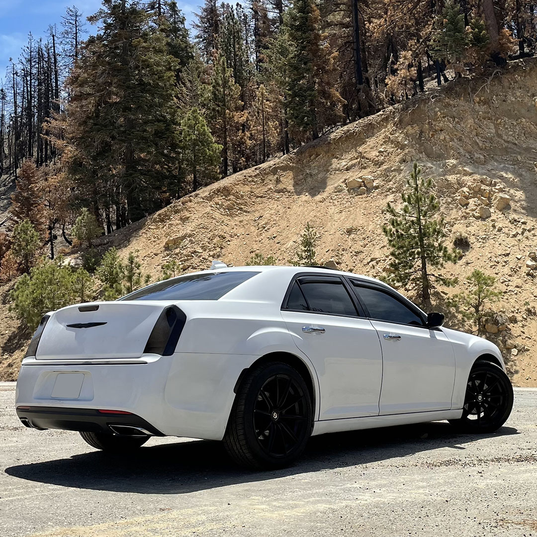 ElginCDJR's tweet photo. Never parked. Just posing. #300Style https://t.co/ZxATY9YFAe