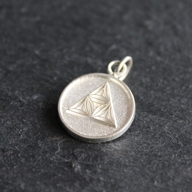 Nuestra línea de mandalas ahora en plata. #dije #arcangel Miguel