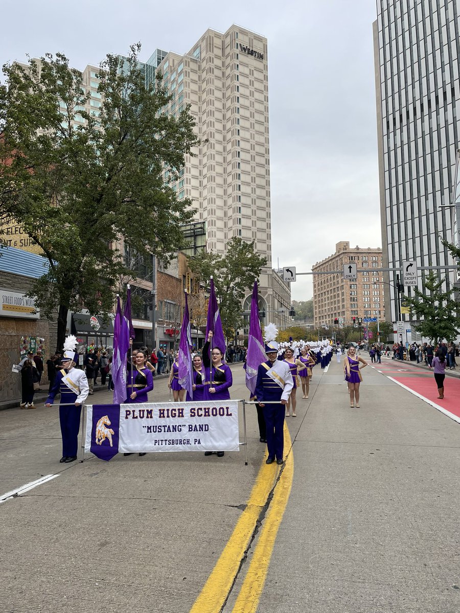 PlumBand's tweet photo. It was a beautiful day yesterday at the Plum High Marching Band helped to celebrate our Veterans in the parade in Downtown Pittsburgh! Thank you, veterans, and to all who helped to create such a wonderful tribute to those who have served! #plumproud https://t.co/YSegGkKP7d