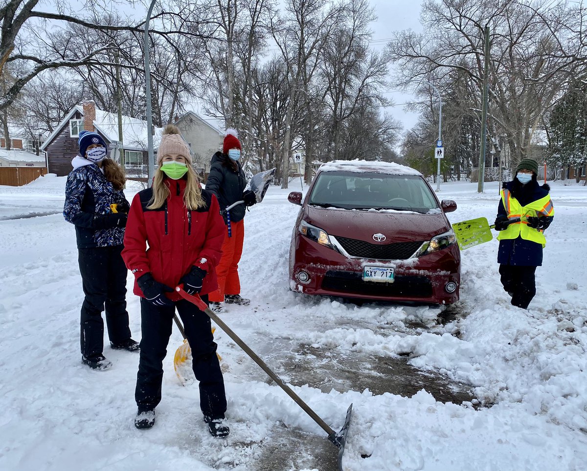 Kindness makes the world go round at EVA. Our Phys Ed team has partnered all day to take small groups of kids outside to support our community in digging out. Gratitude to neighbours who lent their shovels and efforts to the cause as well! ❤️