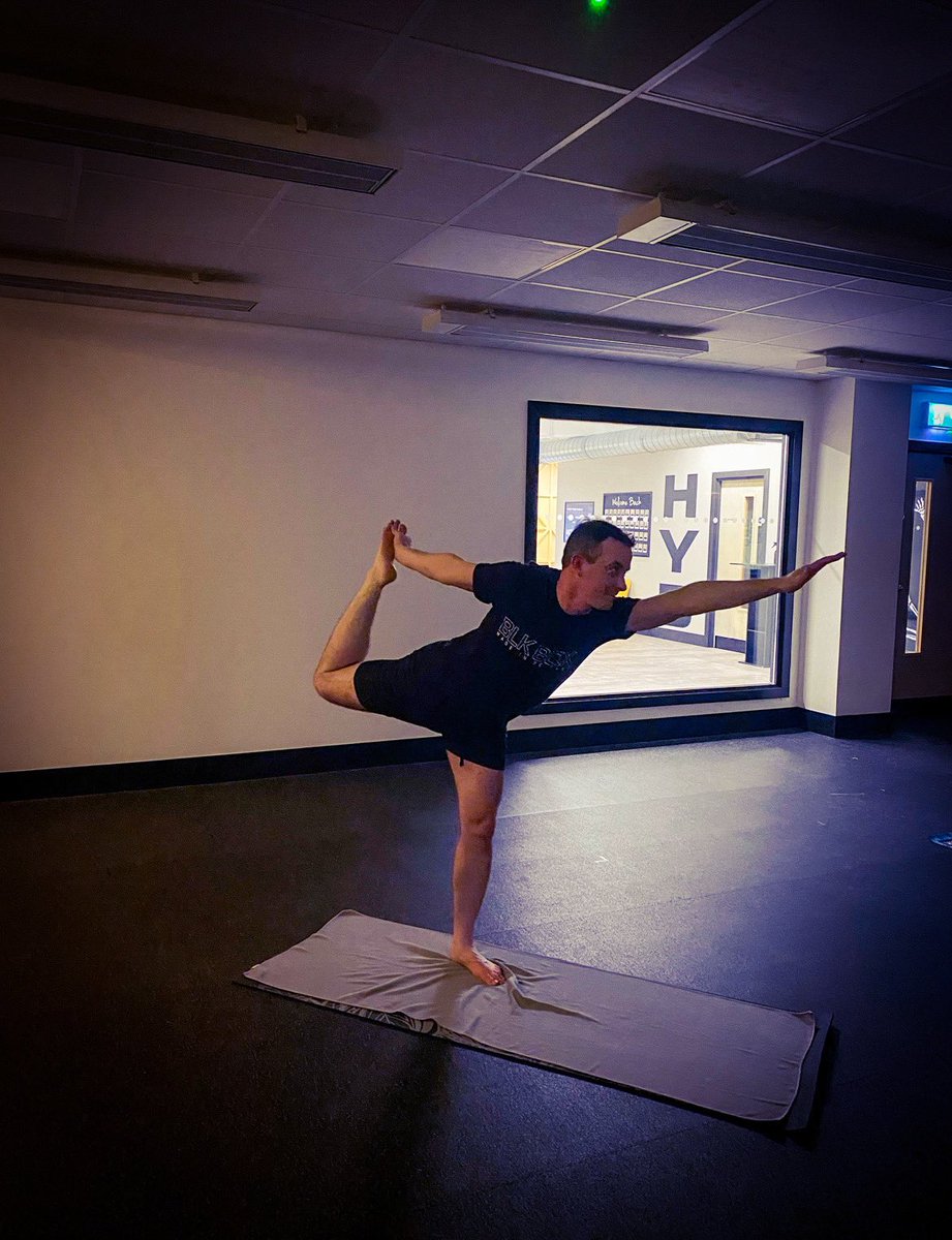chrislovepr's tweet photo. Think I’m getting the hang of this…
#hotyoga #yoga #standingbow https://t.co/GajneACWbu