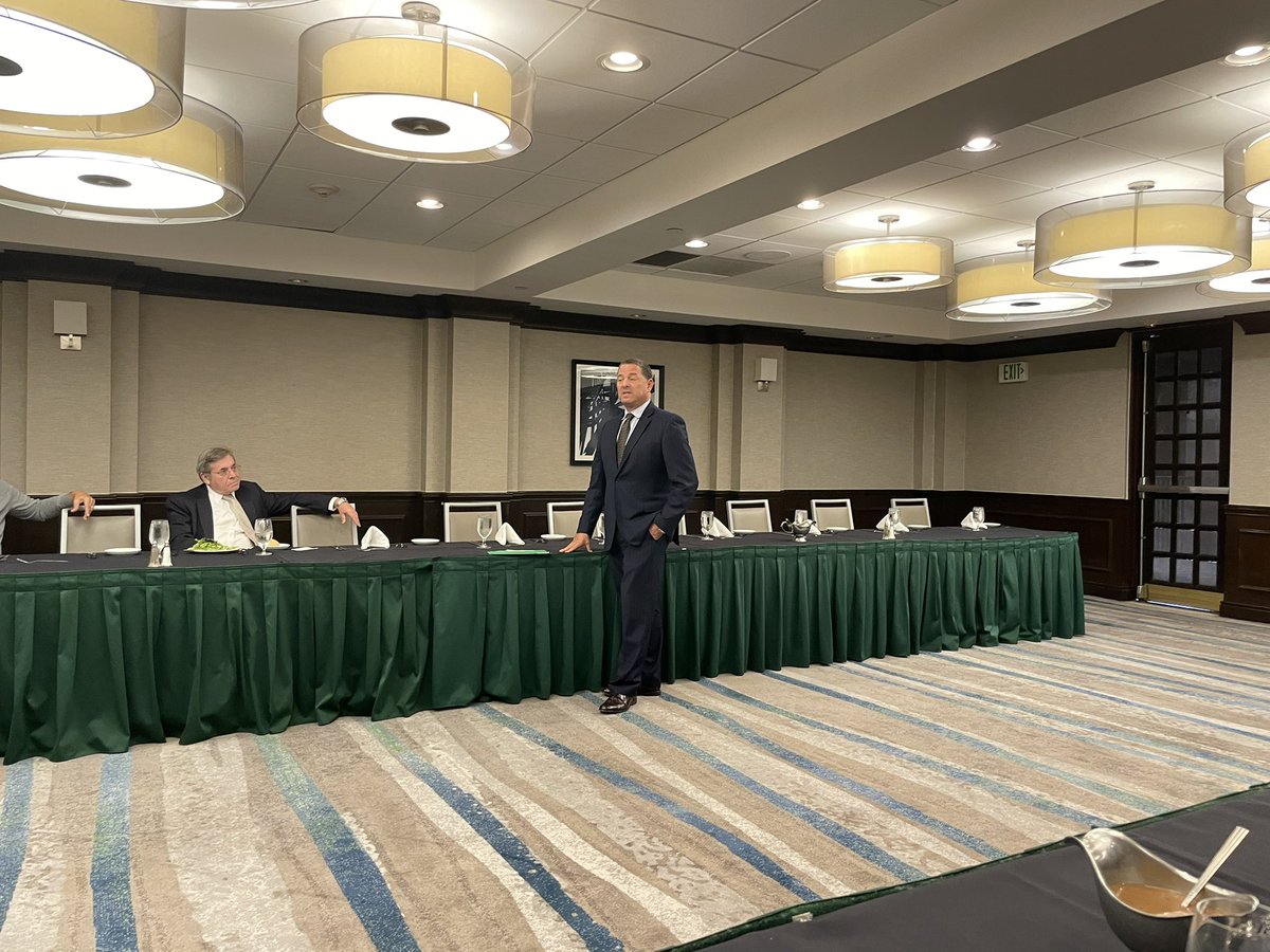 danapollitt's tweet photo. Great luncheon with @Michaeludine and @SeacoastBankCom. Lots of exciting news for the coming year @browardinfo  #econdev #businessdevelopment #smallbusiness https://t.co/2l1EyDKfec