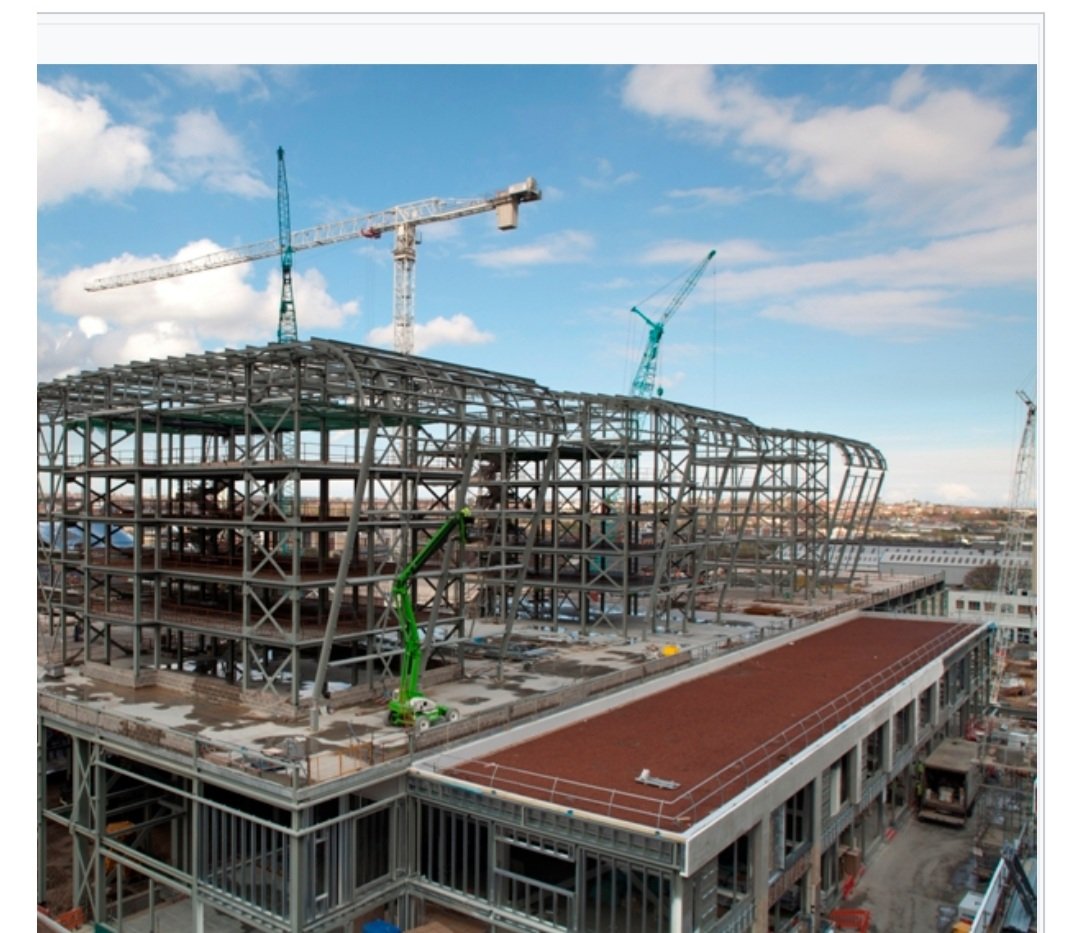 RusanaCharity's tweet photo. Steel construction process
#bcn2210 #fiu #fiumossschool #construction @FIU_MossSchool https://t.co/gSYRChIqEK
