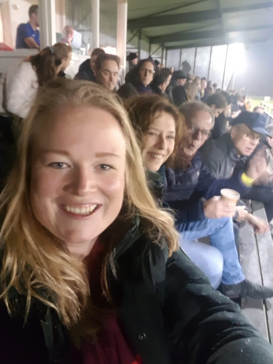 JaapStalenburg's tweet photo. Er zijn in Nederland 6000 voetbalscheidsrechters te kort. @Edou_Hamstra hoort dit op de tribune hier bij #HeerenveenV1FeyenoordV1 en besluit zich maandag spontaan als referee aan te melden bij @KNVB. https://t.co/OQXN913D7n