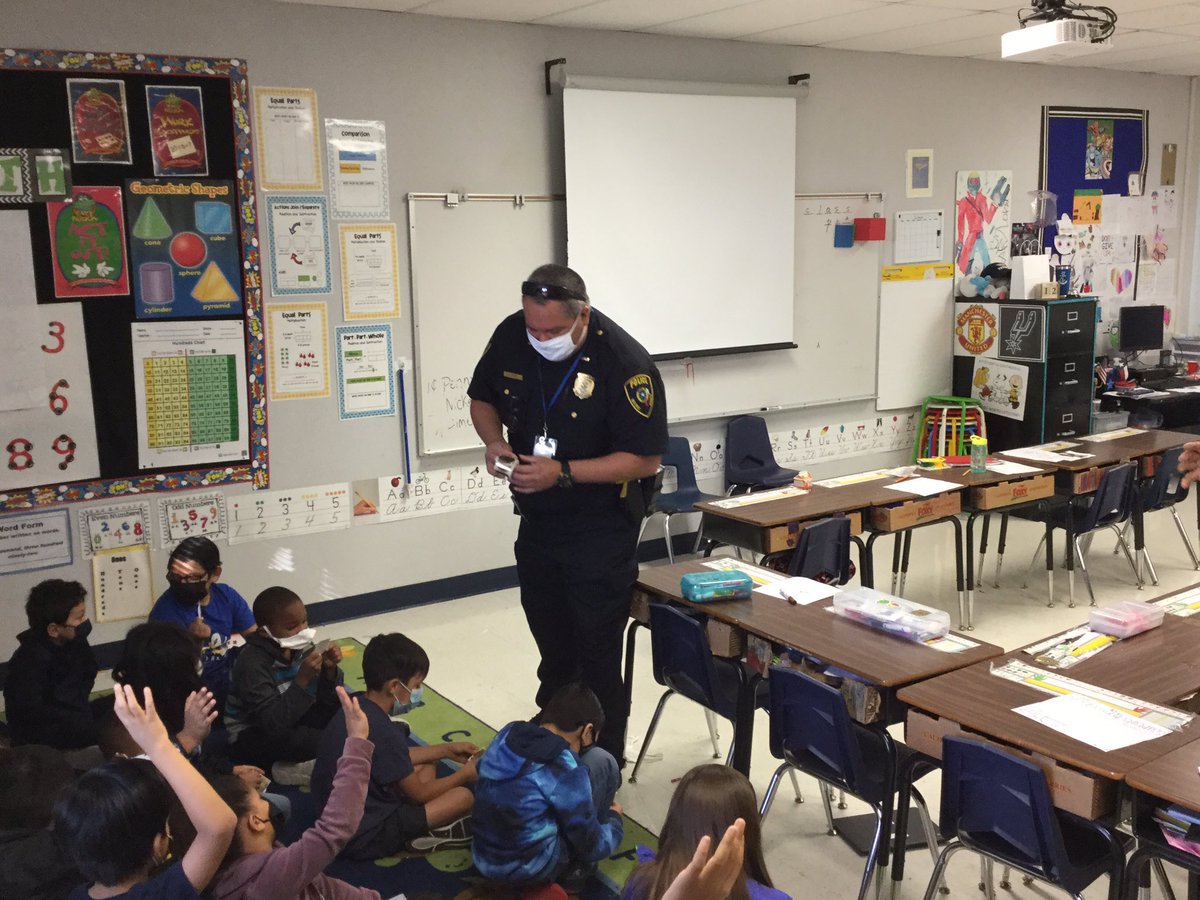 JoseGTexidor's tweet photo. We had a great career day @NISDMichael #starsreunited https://t.co/Pmh3Q8r2gY