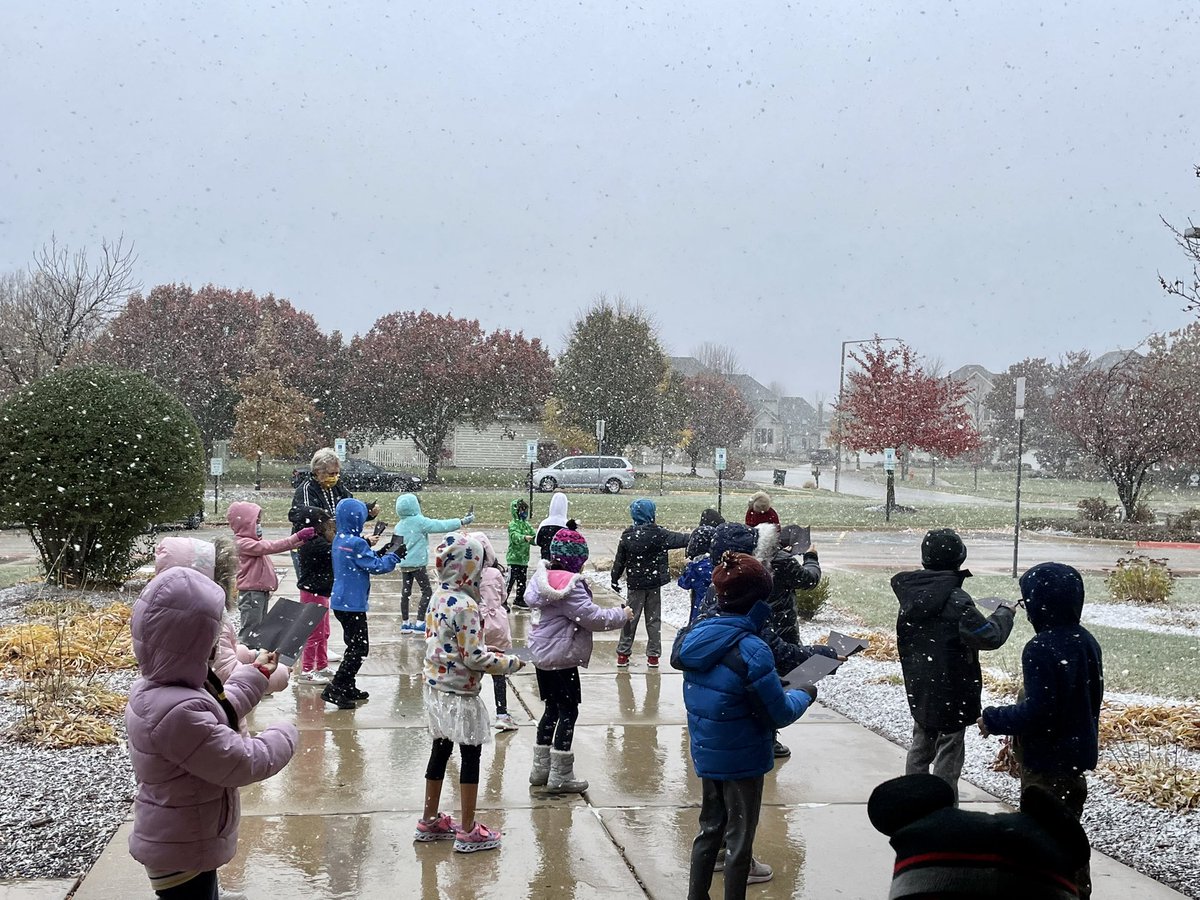 Absolute highlight of the day!  First snowfall means Ms. Cavallaro’s first graders catch snowflakes amidst the squeals of delight! ❄️