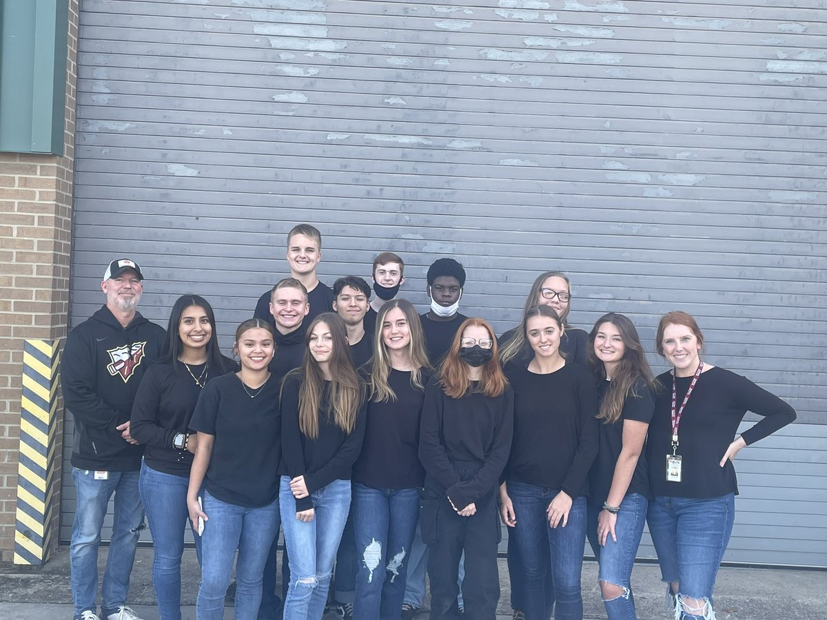 starrett_ms's tweet photo. HOTEL MOTEL! ❤️💛 Your Riverdale CJ SKILLS USA competitors took home 3rd place overall at our county wide competition! I am so insanely proud of these kids, they have worked so hard! And they’re already asking, “When can we go again?” ☺️ #engagement #cte #daleyeah https://t.co/zOQtfWMxc5
