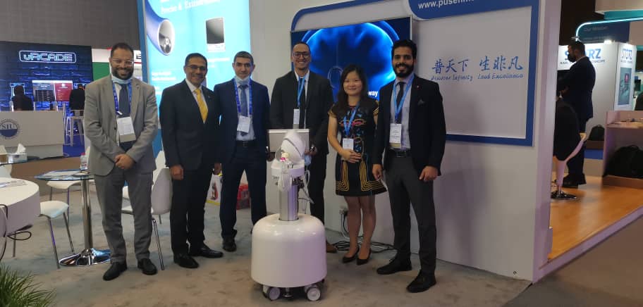 Housbow's tweet photo. What a great third day at @SIU_urology to our ILY Robot.
@ElviePeng
@PusenMedical
#sterlab #madeinfrance #endourology https://t.co/Ogo2kDJBTb