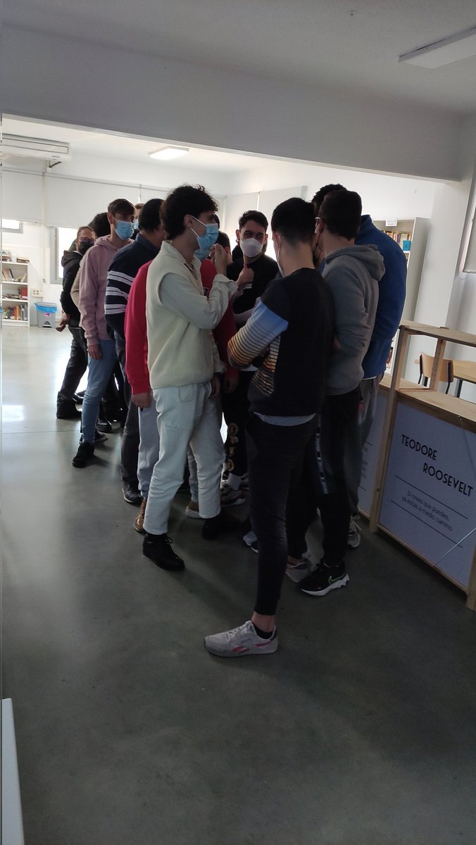 esther_fol's tweet photo. Hoy en @IESJesusMarin hemos tenido tarde de emprendimiento, a cargo de Enrique Fernández, @_Actua2 con los grupos #S25AU 👨🔧 #S15RI #OPSEA2 #OPGA21 y #OPASIR Organizado por @merlobe https://t.co/Qbh0fwnam8