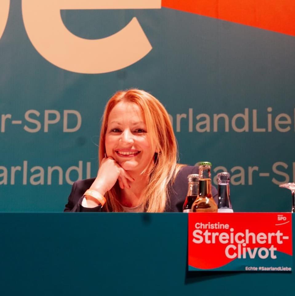 Früher trug das Saarland beim Bildungsranking die rote Laterne, heute kämpfen wir mit Hamburg und Bayern ums Treppchen. Auch Dank unserer Ministerin <a href="/ChristineClivot/">Christine Streichert-Clivot</a>. Mit 92% wurde Sie auf Platz 3 der Landesliste gewählt. #Saarlandliebe