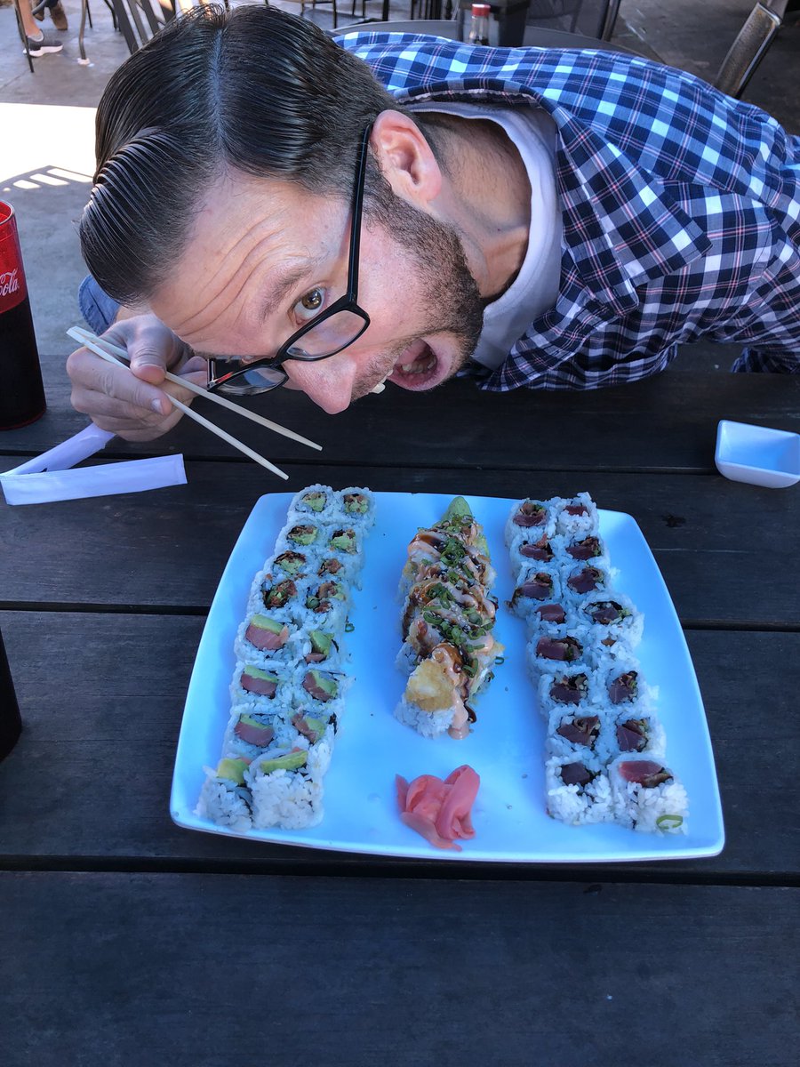 KeraRolsen's tweet photo. The bulk is real!
And yes, I did share the egregiously large plate of sushi with my partner
#SheBulk #BulkingSeason #TheIncredibleBulk https://t.co/aPaXY83Wqj