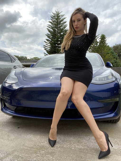 My baby has been delivered‼️🤩 #Tesla https://t.co/LAltWrLbwY<a href="/tag/tesla"class="tags">#Tesla</a>