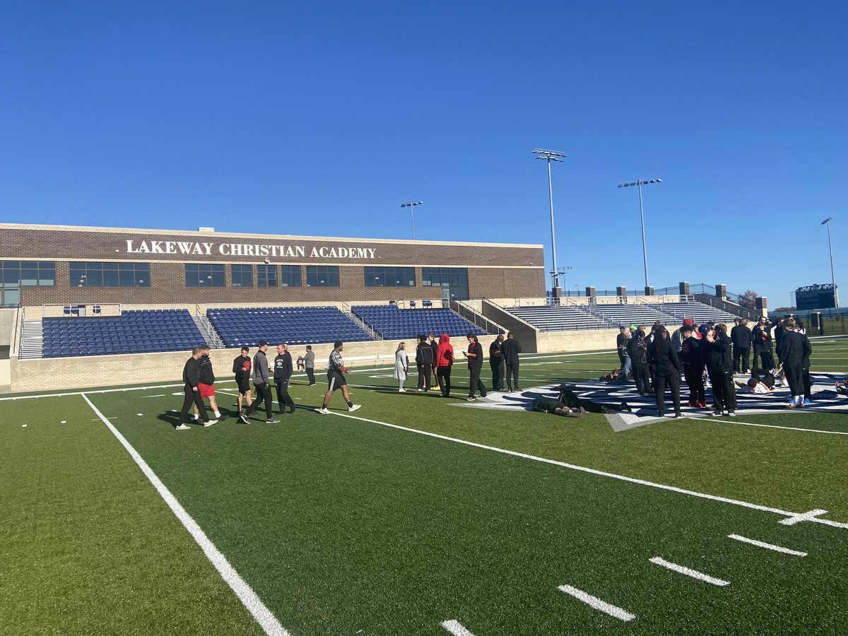Bobcats have arrived at Lakeway Christian Academy for a quick walk through. 

Thank you so much letting us use your facilities!! #Family