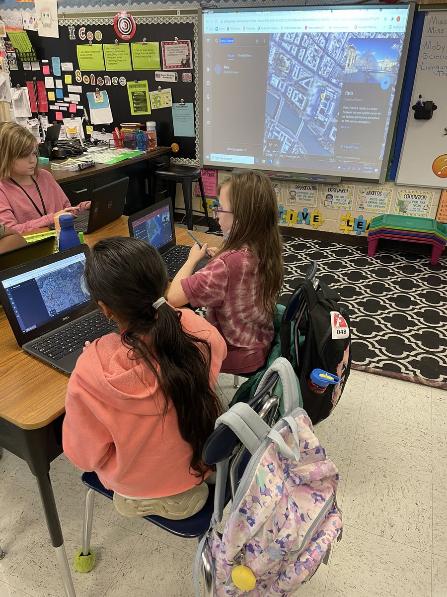 TechCoach513's tweet image. Another busy week @fcsdwest and @fcsdsouth! Kiddos creating with @Flipgrid, @googleearth, Google Jamboard and extending their learning with QR codes, @99mathgame, and Novel Effect. #edtech