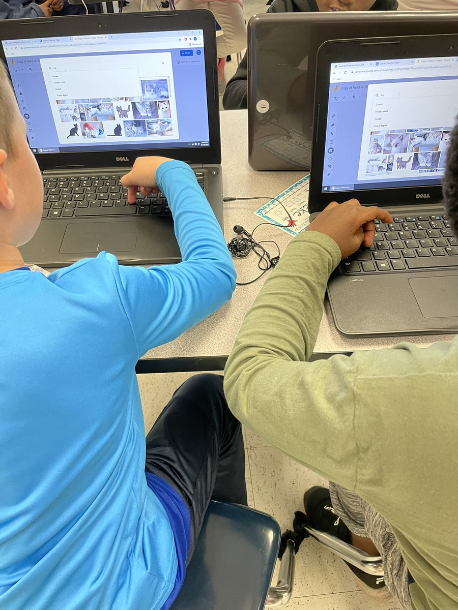 TechCoach513's tweet image. Another busy week @fcsdwest and @fcsdsouth! Kiddos creating with @Flipgrid, @googleearth, Google Jamboard and extending their learning with QR codes, @99mathgame, and Novel Effect. #edtech
